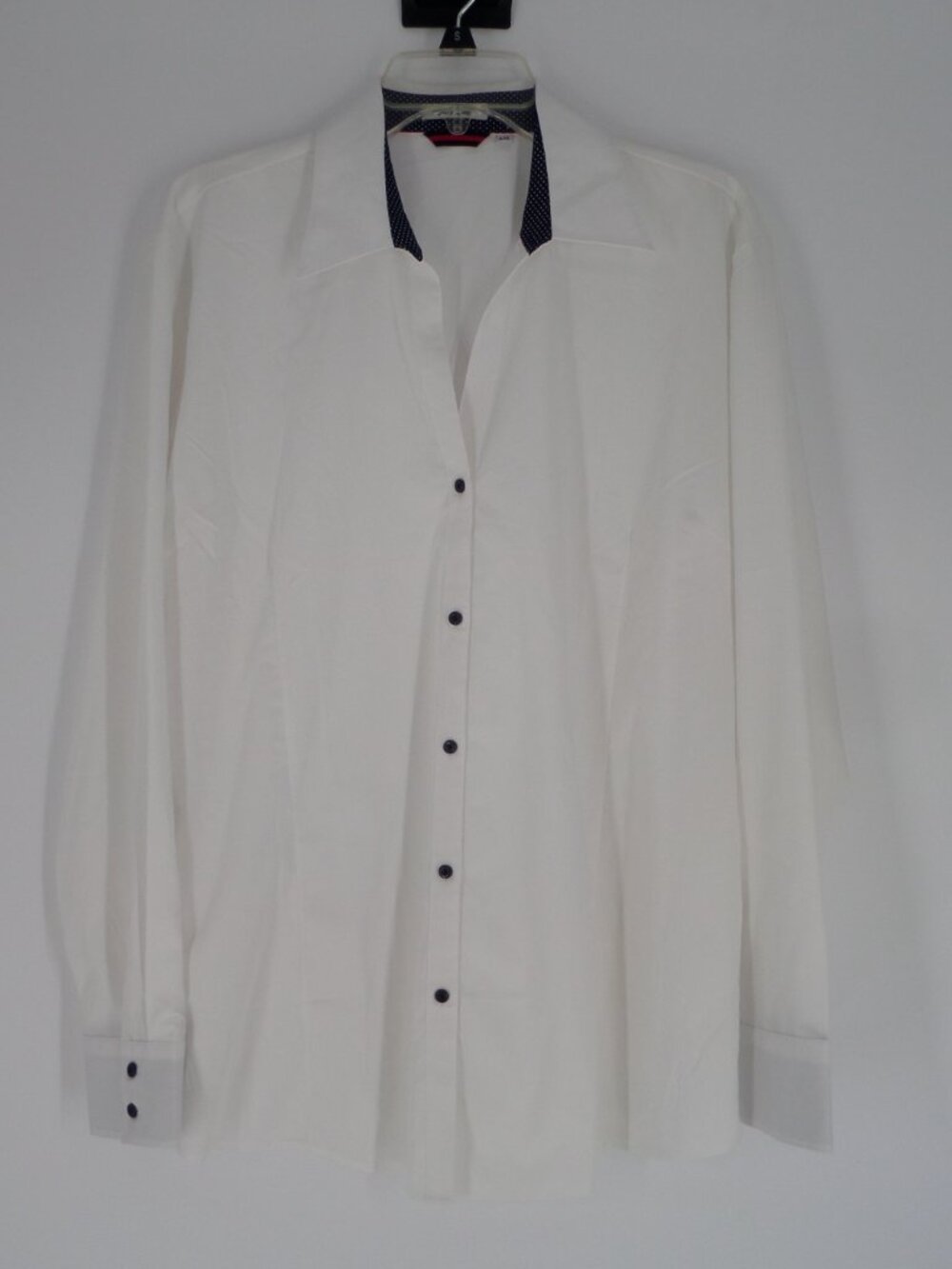 Easy Care Women's Long Sleeve White Button Down Blouse  Size XXL EUC